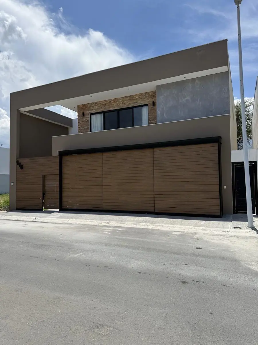 Casa en venta en Amorada Privada Residencial, Santiago — foto 1 de 18