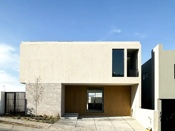 Casa en venta en Zanda, León — foto 2 de 35