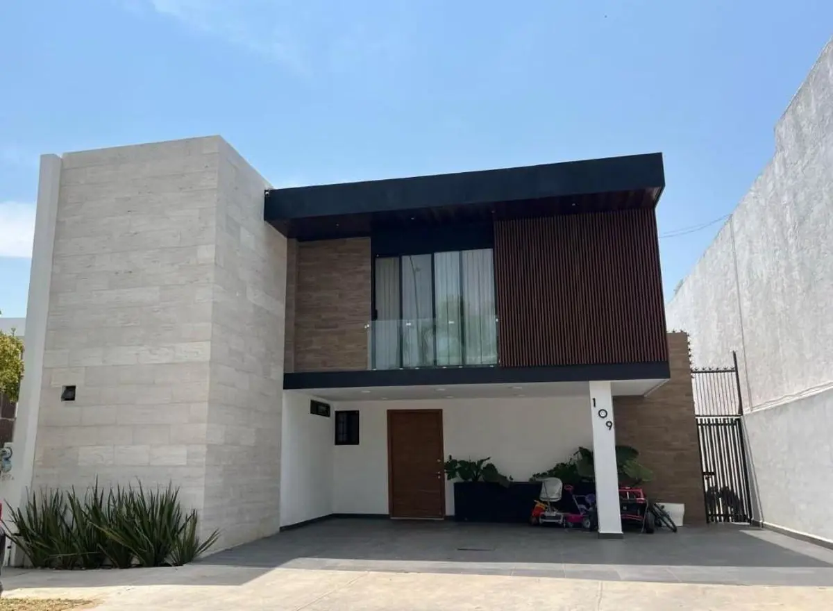 CASA PORTA FONTANA NORTE LEON VENTA CASA PORTA FONTANA NORTE LEON VENTA