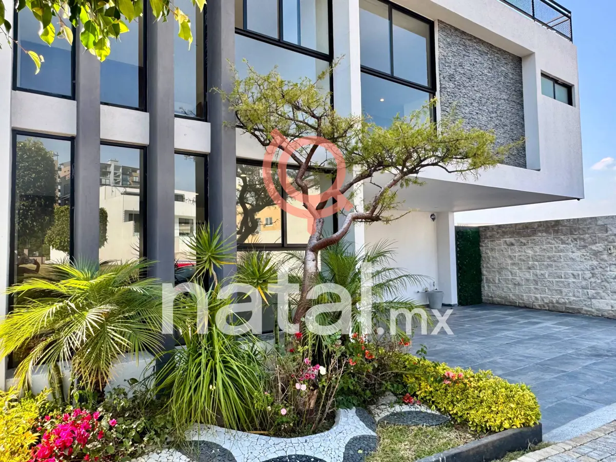 Casa en venta en Fraccionamiento Lomas de  Angelópolis, San Andrés Cholula — foto 1 de 20