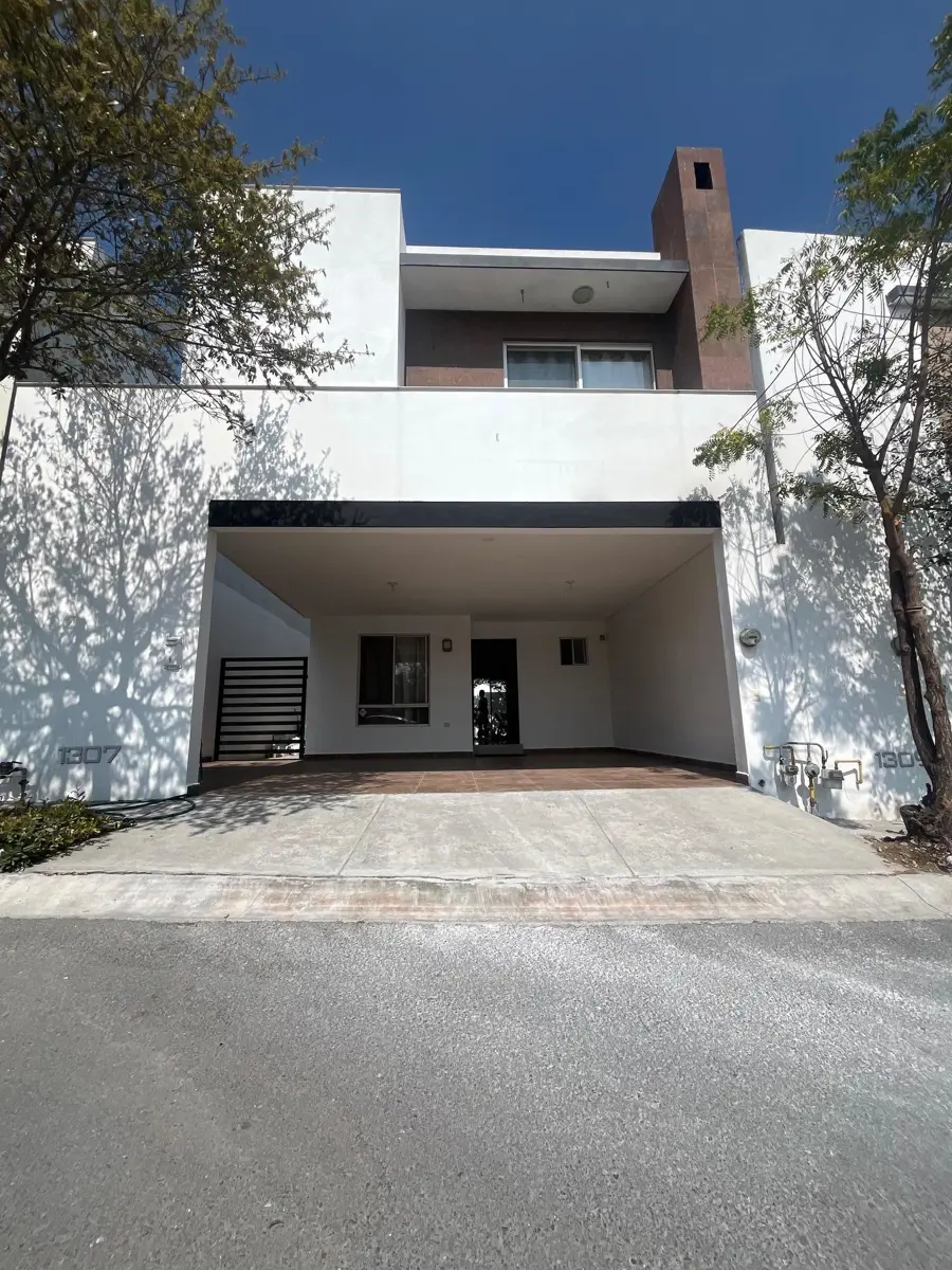 Casa en renta en Cumbres San Patricio, García — foto 1 de 16