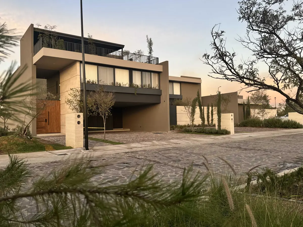 Casa en venta en La Campiña del Bosque, León — foto 1 de 27