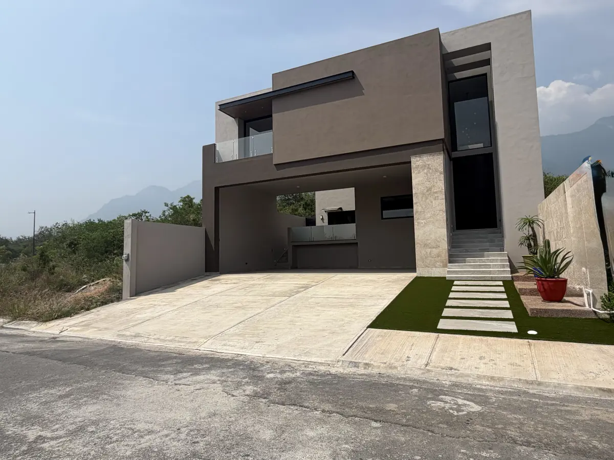 Casa en venta en Campestre Santiago, Santiago — foto 1 de 70