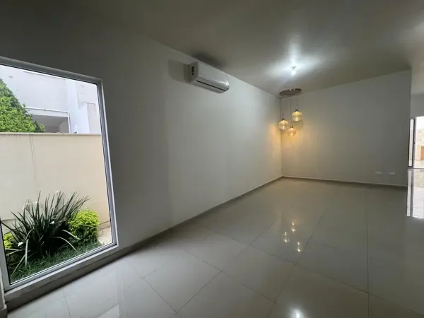 Casa en renta en La Rioja Privada Residencial 1era. Etapa, Monterrey — foto 3 de 14
