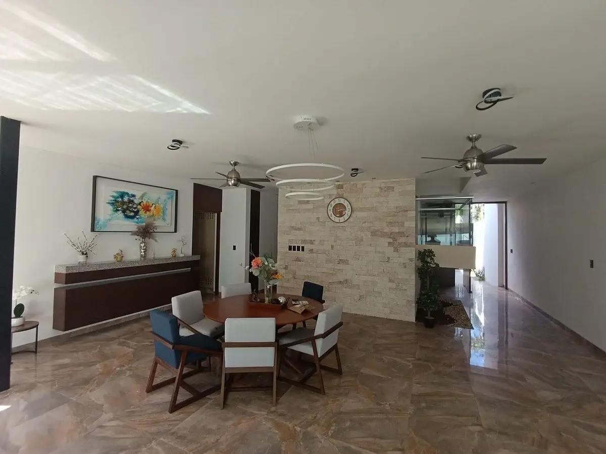 Casa en renta en Montebello, Mérida — foto 1 de 24