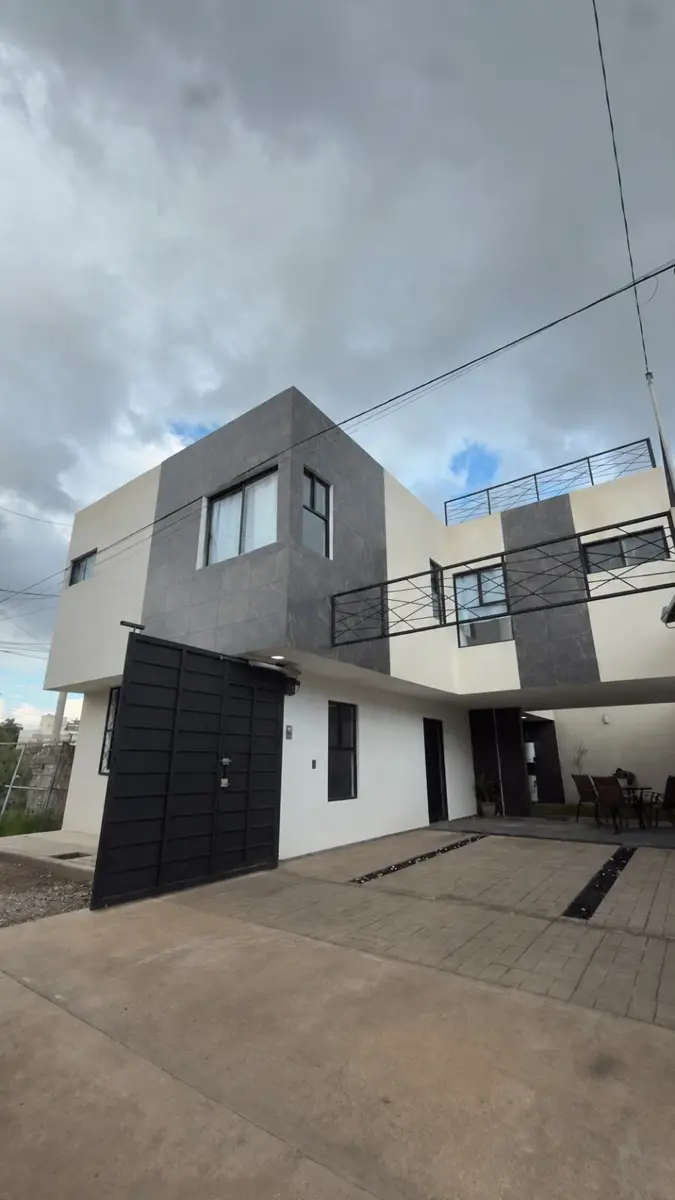 Casa Nueva en Xilotzingo | 4 Recámaras y Jardín | $3.05 M Casa Nueva en Xilotzingo | 4 Recámaras y Jardín | $3.05 M