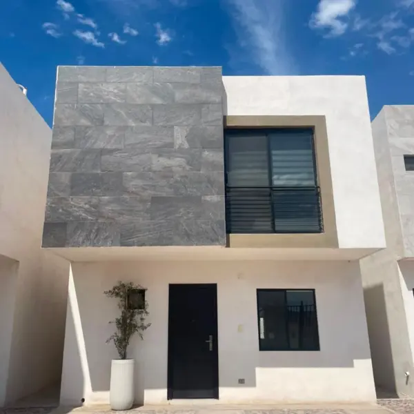 Casa en venta en Nogalera Residencial, Gómez Palacio — foto 2 de 29