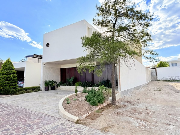 Casa en venta en La Campiña del Bosque, León — foto 2 de 23