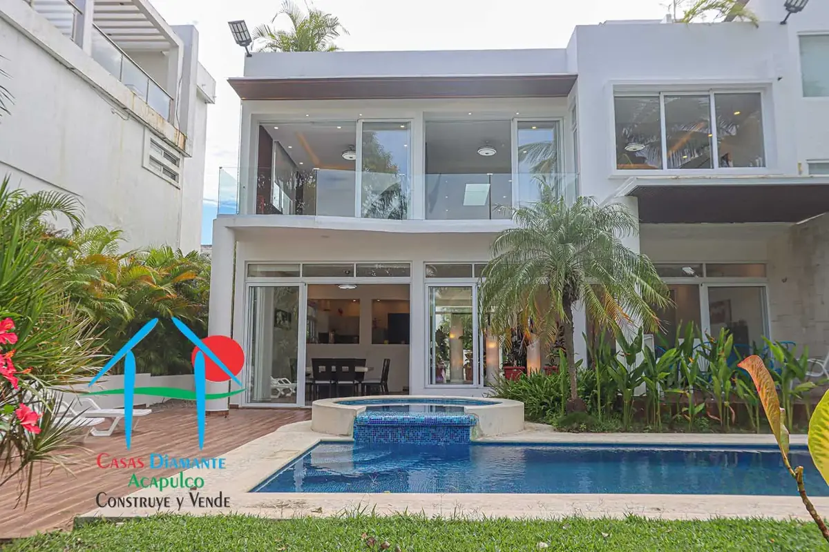 Casa de lujo con alberca y jacuzzi privados. Con vista al campo de golf Casa de lujo con alberca y jacuzzi privados. Con vista al campo de golf