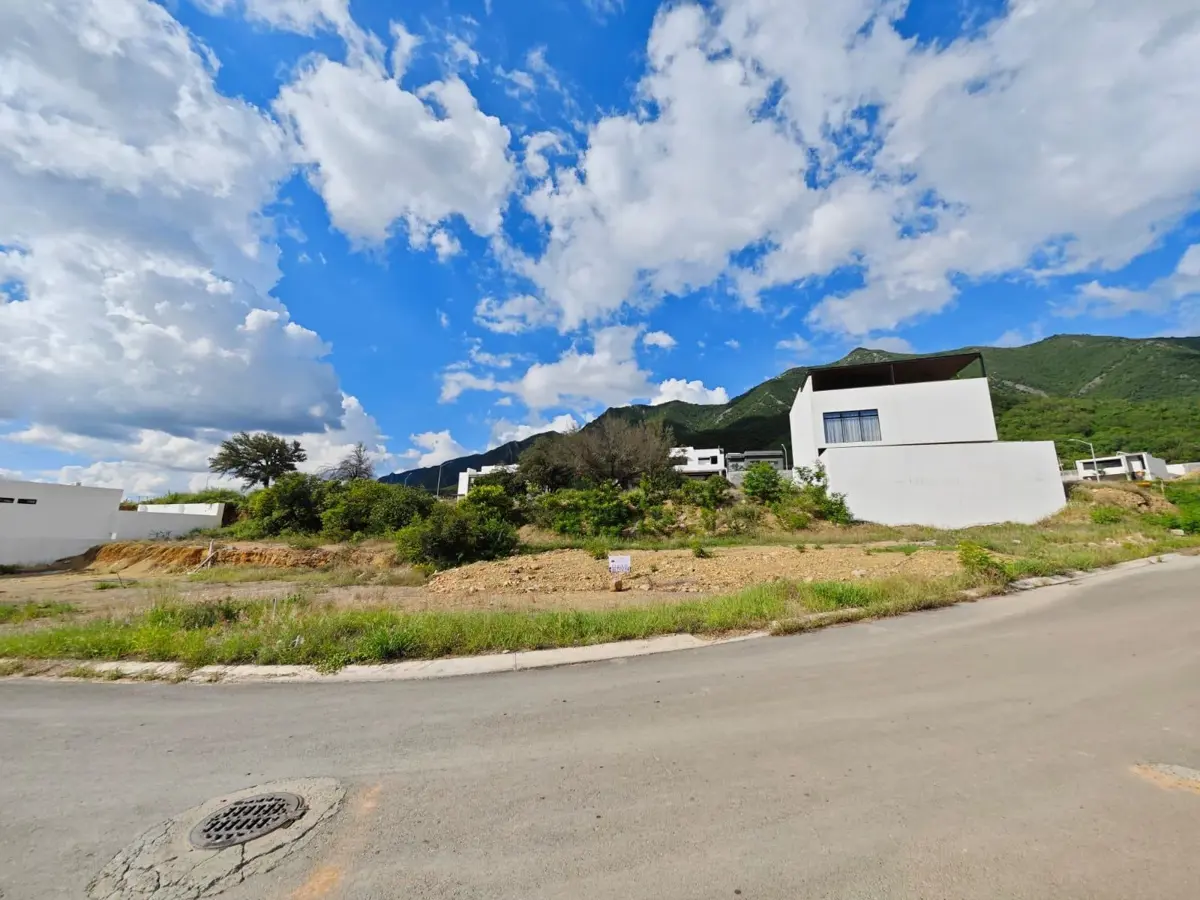 Terreno en venta en Bosques de las Misiones Sector Reserva, Santiago — foto 1 de 11