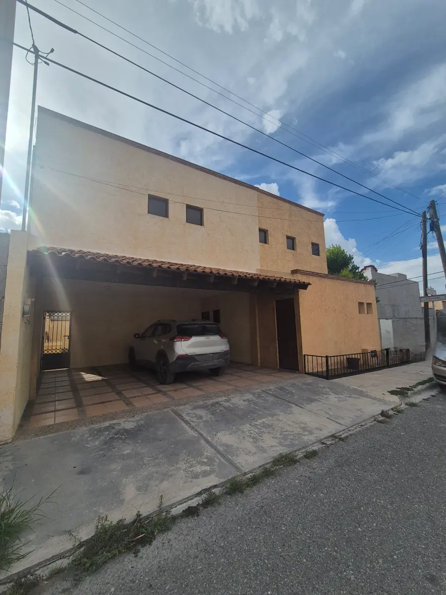 Casa en renta en Residencial los Reales, Saltillo — foto 1 de 19