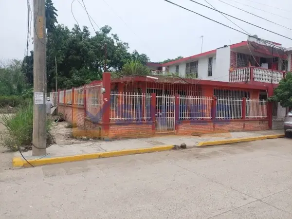 Casa en Venta en Colonia Las Granjas, Poza Rica, Veracruz.