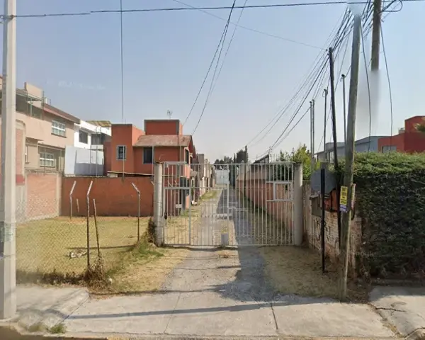 Casa en venta en Calputitlán Toluca EdoMéx, compra con el banco, no se aceptan créditos