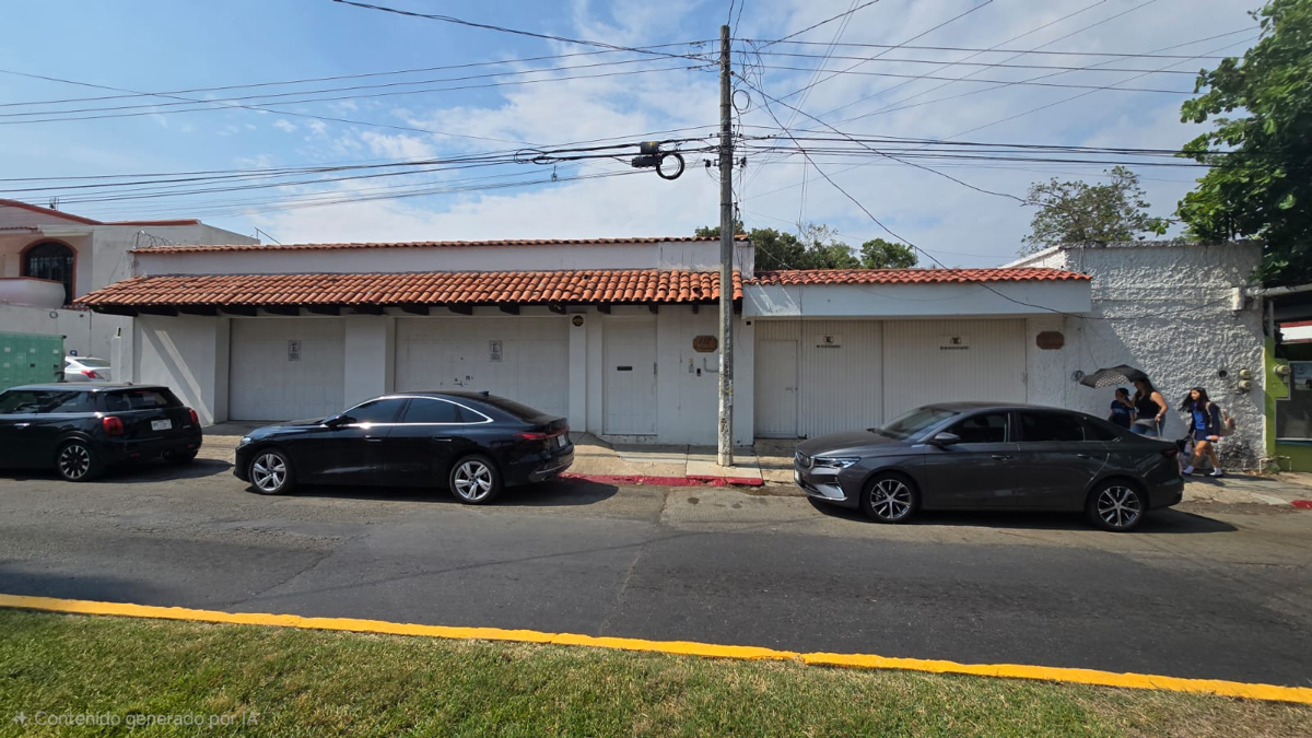 CASA EN VENTA, 2 CASAS, FRACC LOS LAURELES, 720 M2, TUXTLA GUTIERREZ, CHIAPAS CASA EN VENTA, 2 CASAS, FRACC LOS LAURELES, 720 M2, TUXTLA GUTIERREZ, CHIAPAS