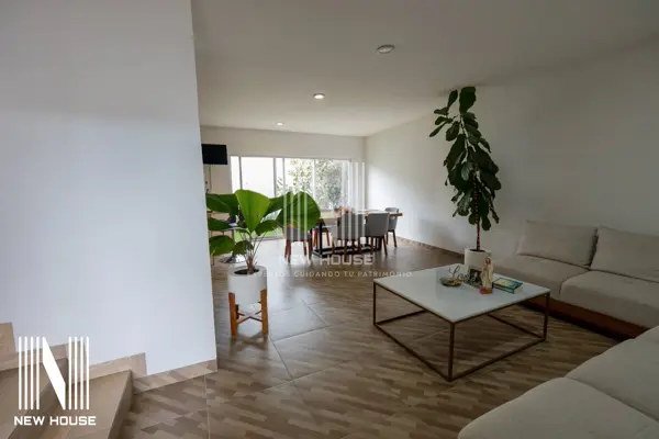 Casa en venta en Jardines de Los Reyes, León — foto 3 de 35