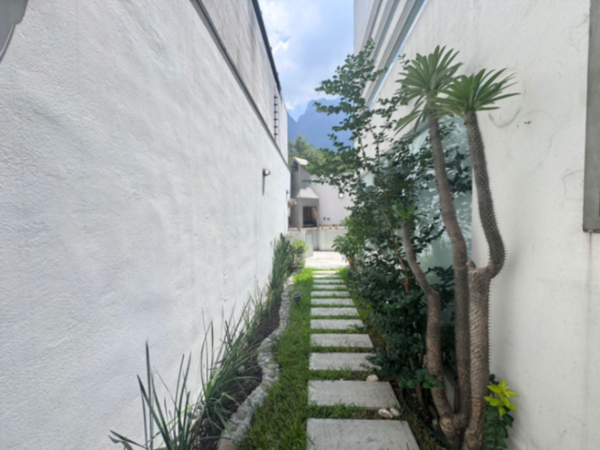 Casa en venta en Cumbres Mediterraneo, Monterrey — foto 2 de 13