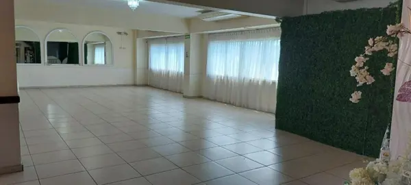 LOCAL COMERCIAL EN RENTA EN JARDÍNES DE ANAHUAC