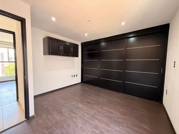 Casa en venta en Paseos de Chavarría, Mineral de la Reforma — foto 3 de 21