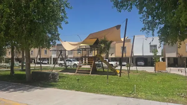 Casa en venta en Ampliación Senderos, Torreón — foto 2 de 16