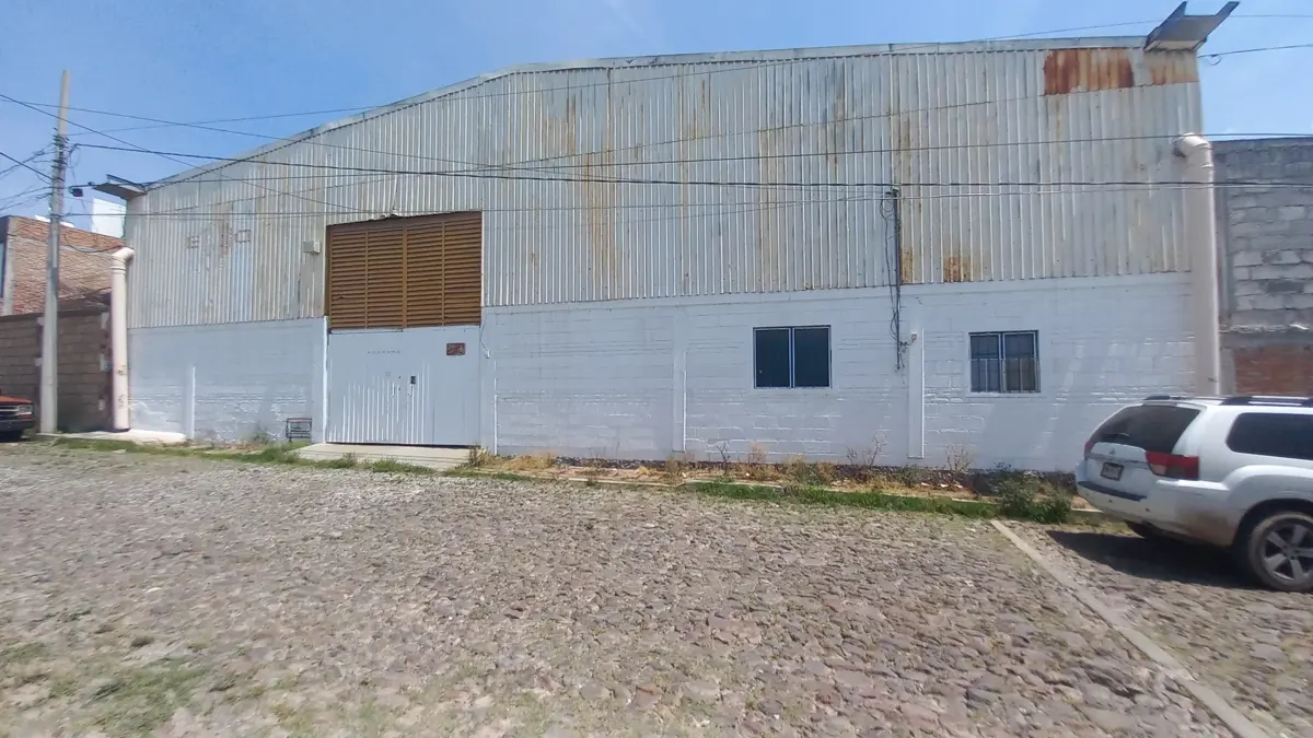 Bodega en renta en Granjas Banthí Sección Solares, San Juan del Río — foto 1 de 18
