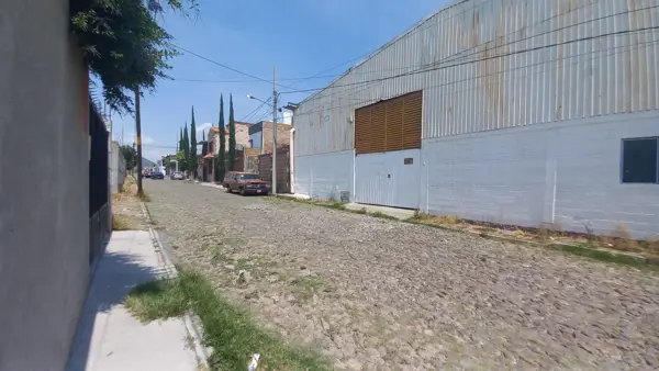 Bodega en renta en Granjas Banthí Sección Solares, San Juan del Río — foto 2 de 18