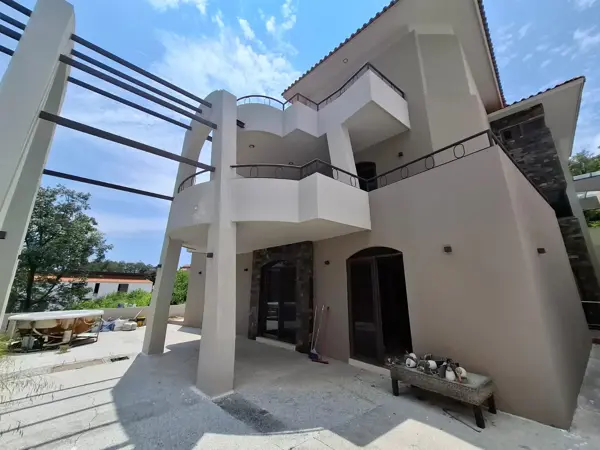 ?Se vende hermosa residencia en exclusivo club de Golf Altozano ?? 22, 000, 000