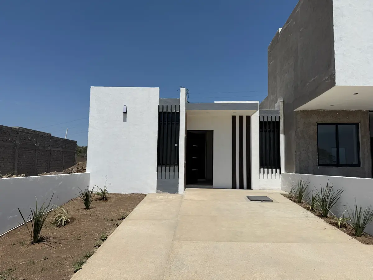 Casa en venta en Montellano, Villa de Álvarez — foto 1 de 10