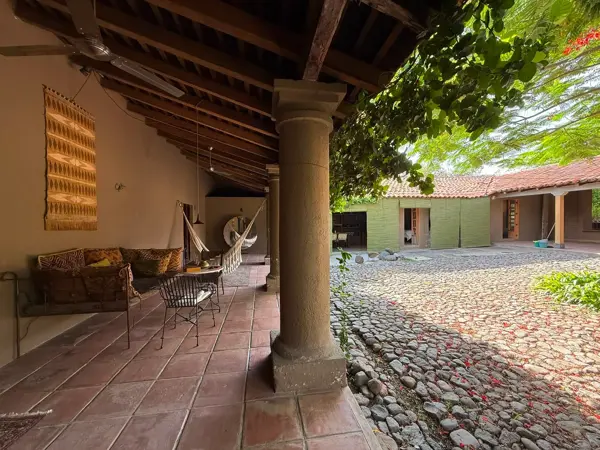 CASA  COLIMOTA EN VENTA EN EL CENTRO DE COMALA PUEBLO MÁGICO