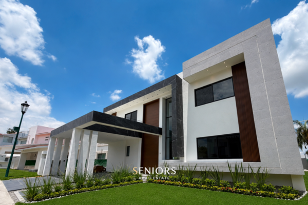 Venta de Casa Nueva  en Lomas de Cocoyoc, Morelos