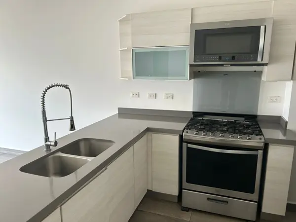 DEPARTAMENTO RENTA VALLE PONIENTE TORRE TULE SANTA CATARINA N. L.