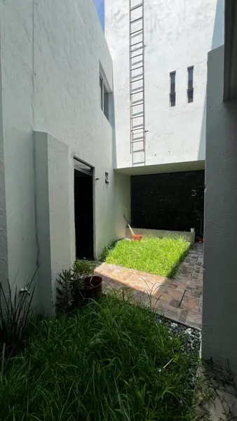 Casa en venta en Miguel Hidalgo, Zapopan — foto 2 de 17