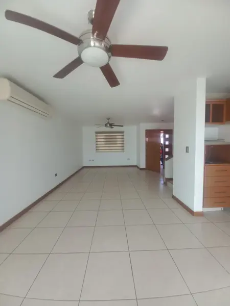 Casa en renta en Puerta de Hierro, Culiacán — foto 3 de 10