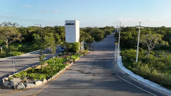 LOTE DE TERRENO INDUSTRIAL DE GRAN TAMAÑO EN VENTA, UBICADO EN ENDEMICO AL PONIENTE DE MERIDA