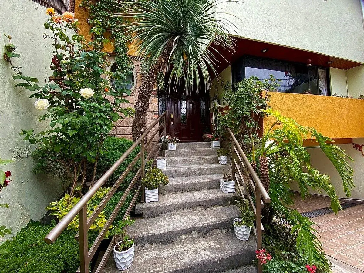 Casa en venta en Presidentes Ejidales 1a Sección, Coyoacán — foto 1 de 20