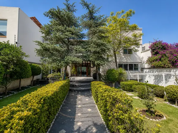 Casa en venta en Lomas de Tecamachalco, Naucalpan de Juárez — foto 2 de 36