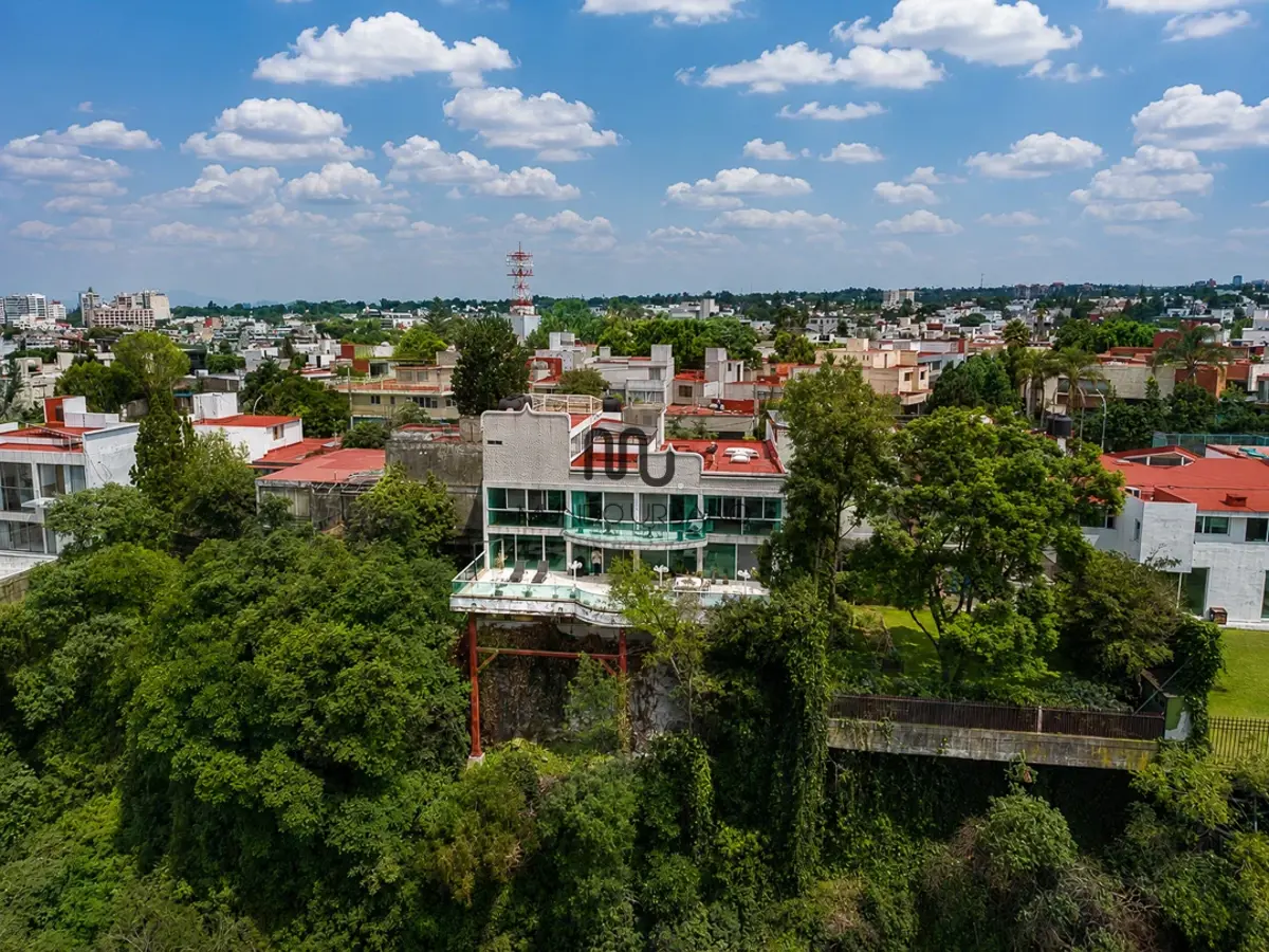 Casa en venta en Lomas de Tecamachalco, Naucalpan de Juárez — foto 1 de 36
