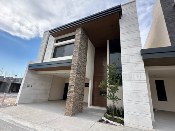 CASA EN VENTA AL NORTE DE SALTILLO