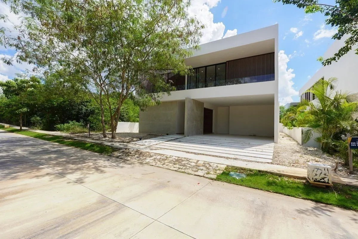 Casa en Venta en Merida, Yucatán, en Country Club, Privada Oasis Casa en Venta en Merida, Yucatán, en Country Club, Privada Oasis