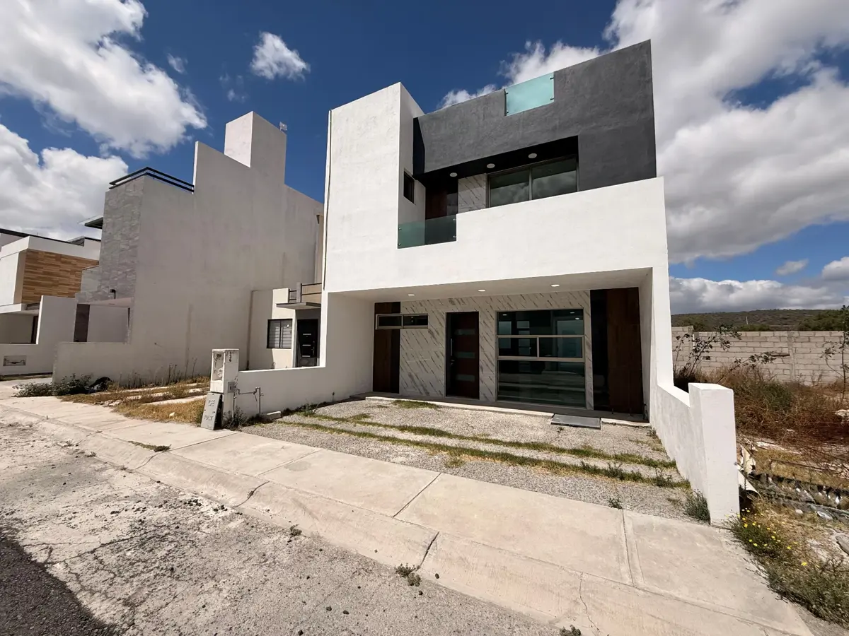 Casa en venta en El Saucillo, Mineral de la Reforma — foto 1 de 18