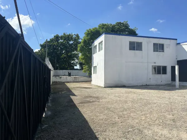 Nave industrial en Venta/Renta cerca de  Kanasin