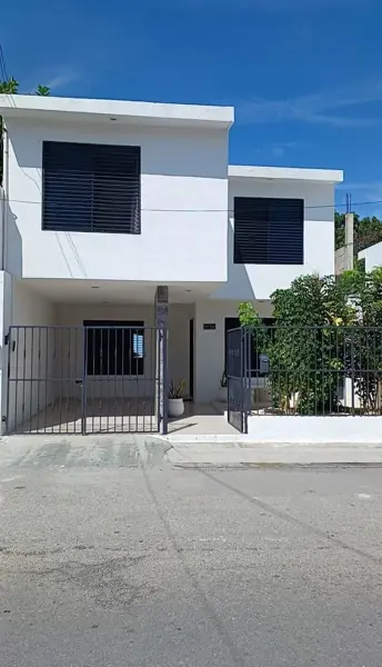 Casa en venta en Progreso de Castro Centro, Progreso — foto 2 de 22