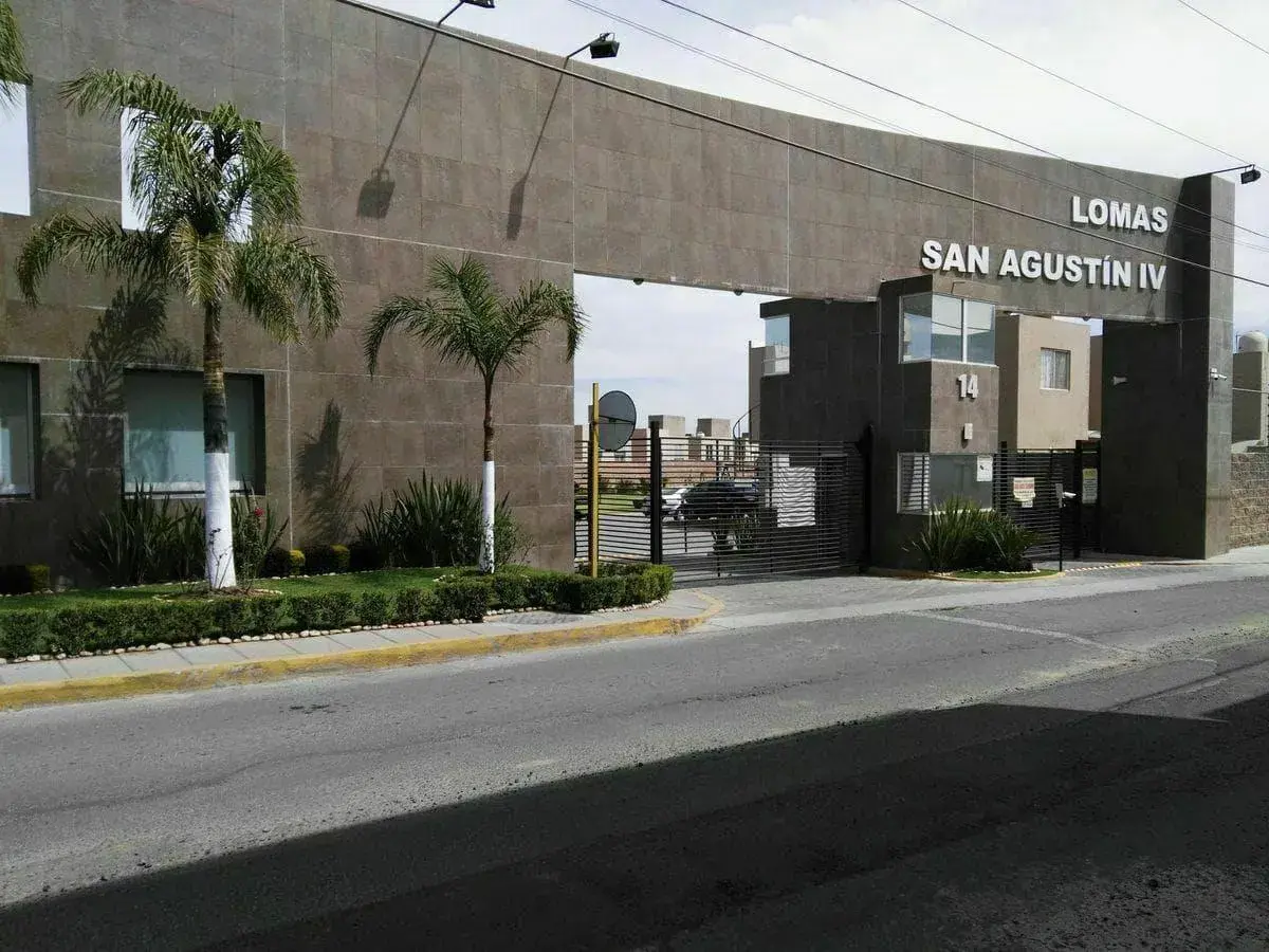 Casa en venta en San Juan Cuautlancingo, Cuautlancingo — foto 1 de 25