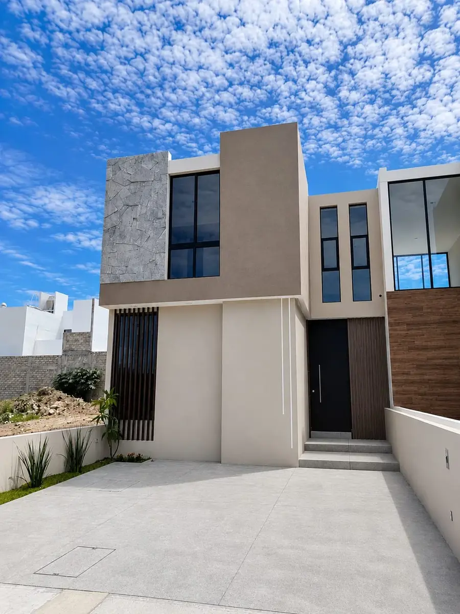Casa en venta en Jardines del Llano, Villa de Álvarez — foto 1 de 18