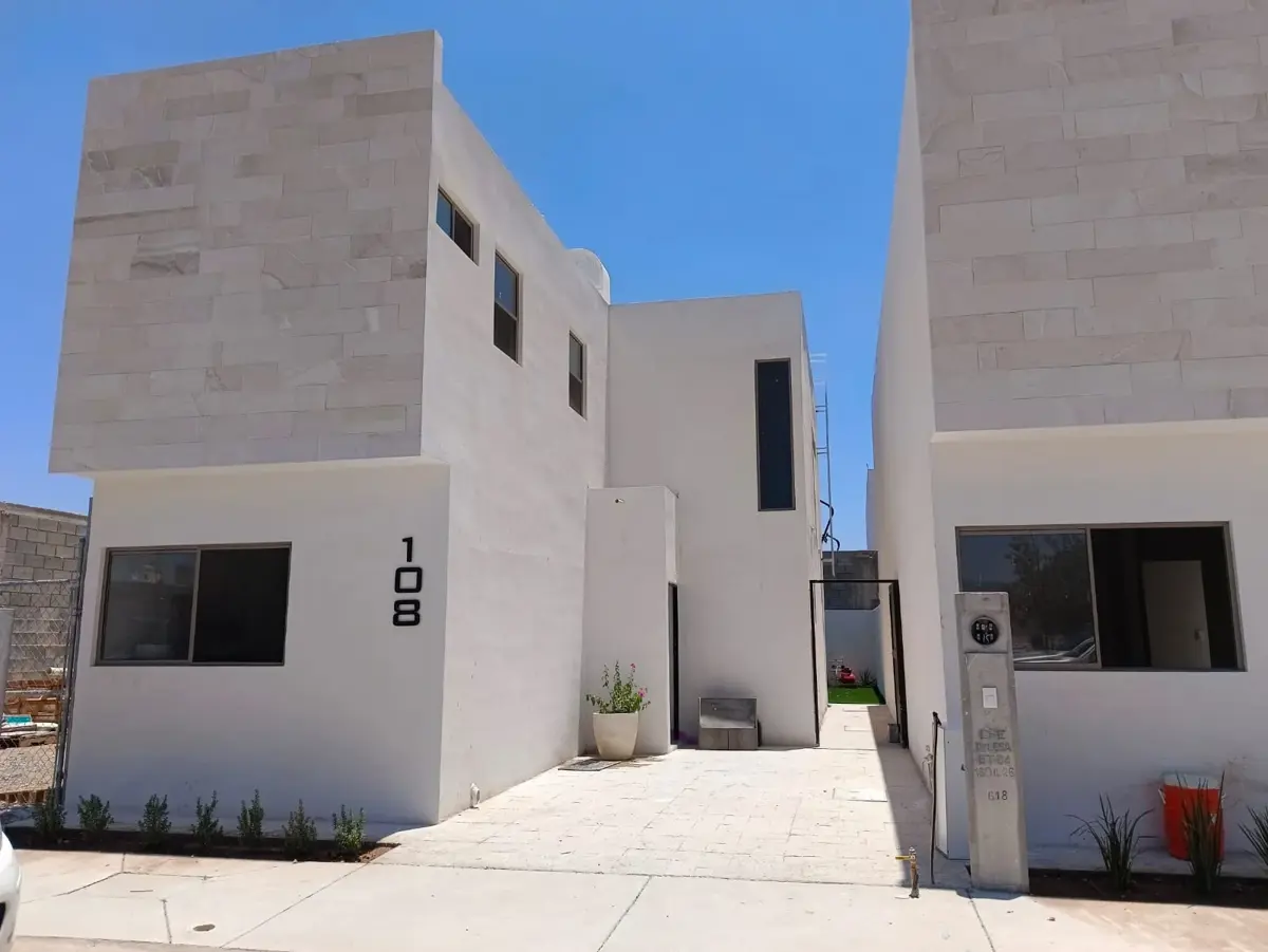 CASA EN VENTA RESIDENCIAL NOGALERA, GÓMEZ PALACIO, DGO. CASA EN VENTA RESIDENCIAL NOGALERA, GÓMEZ PALACIO, DGO.