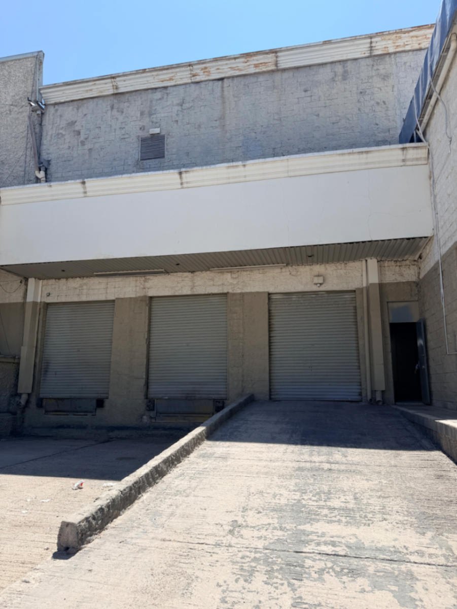 Vista 5 de Bodega en Renta con andenes y rampa de descarga.