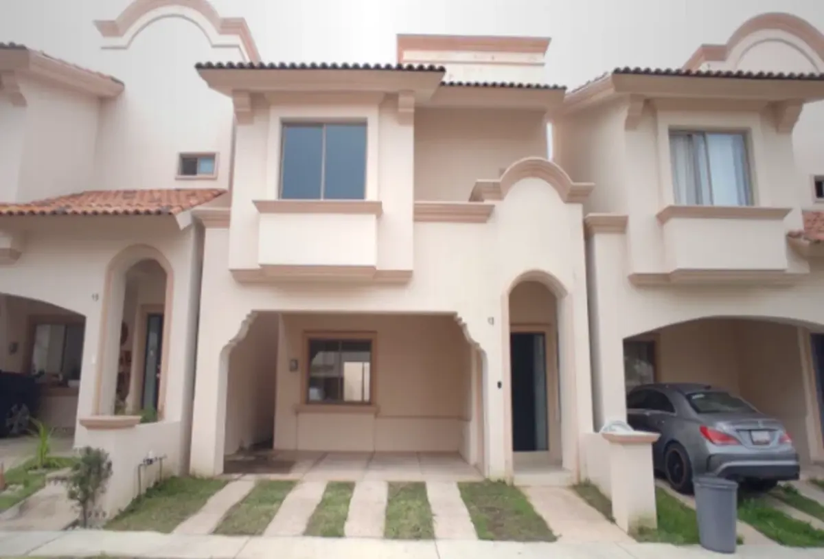 Casa en venta en Villa California, Tlajomulco de Zúñiga — foto 1 de 10