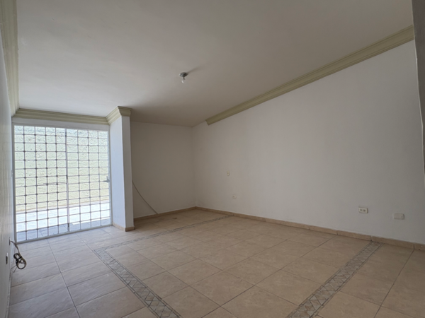 ¡Casa en Venta de una Planta en Esquina Col. Nuevo San Isidro!