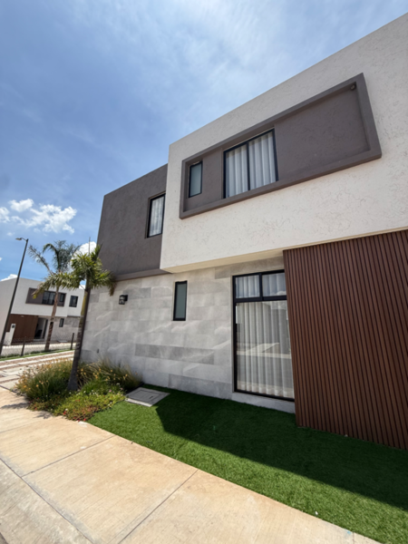 Casa con enorme Jardín, amplísima y bellísima y Amenidades en Corregidora, Querétaro SÚPER CÉNTRICA