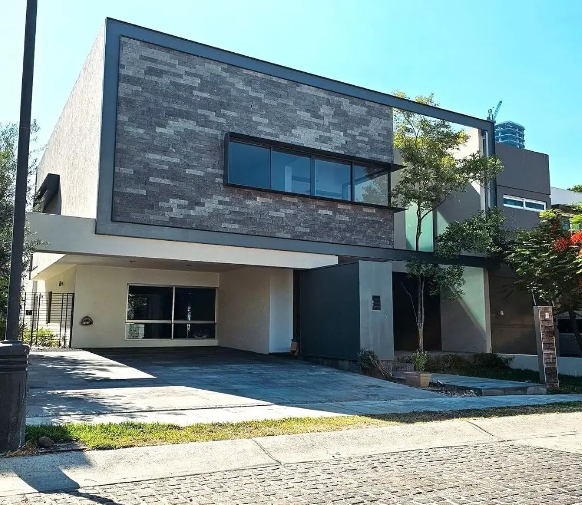 Casa en venta en Puerta de Hierro, Zapopan — foto 1 de 31