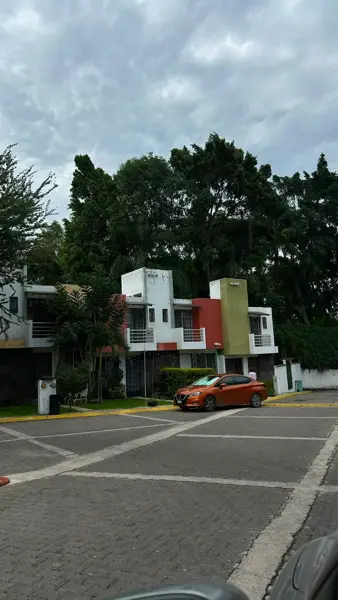 Casa con 2 albercas en Jiutepec.